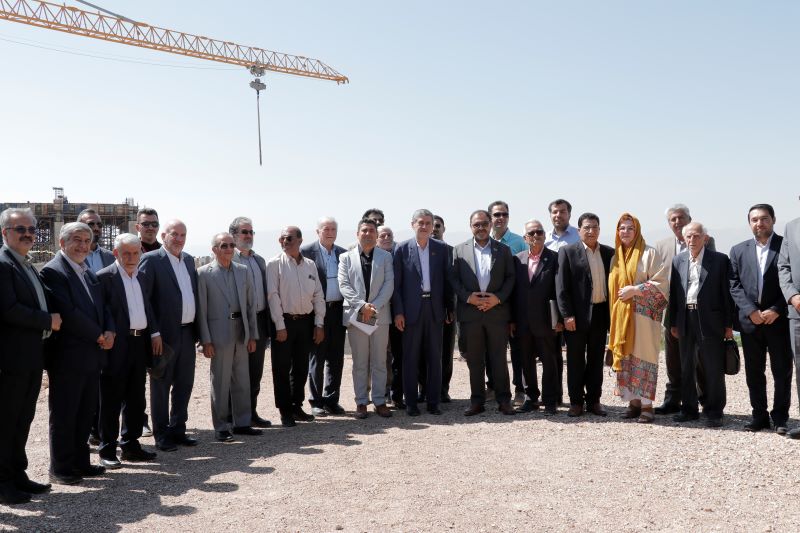 تصویر خبر بازدید استاندار محترم فارس جناب آقای دکتر ایمانیه در روز میلاد پیامبر (ص) از پروژه در حال ساخت مجتمع خیریه درمانی حضرت رسول اعظم (ص)