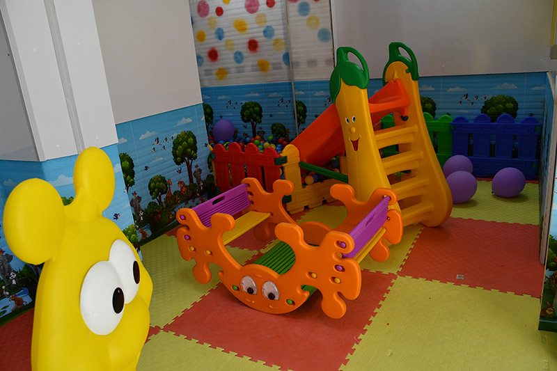 تصویر خبر بهره‌برداری خانه بازی درمانگاه زنده یاد امامی راد