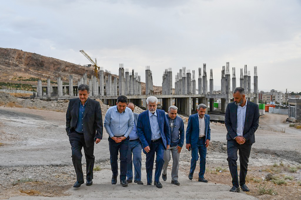 تصویر خبر بازدید رییس کمیسیون بهداشت مجلس از مجتمع خیریه درمانی رسول اعظم (ص)