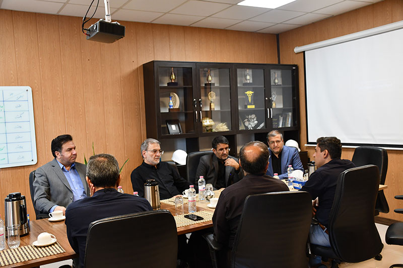 تصویر خبر حضور جناب آقای دکتر حسن شاهی مدیر درمان تامین اجتماعی استان فارس و معاونین ایشان جهت بازدید از مجتمع خیریه تخصصی و فوق تخصصی حضرت رسول اعظم(ص)