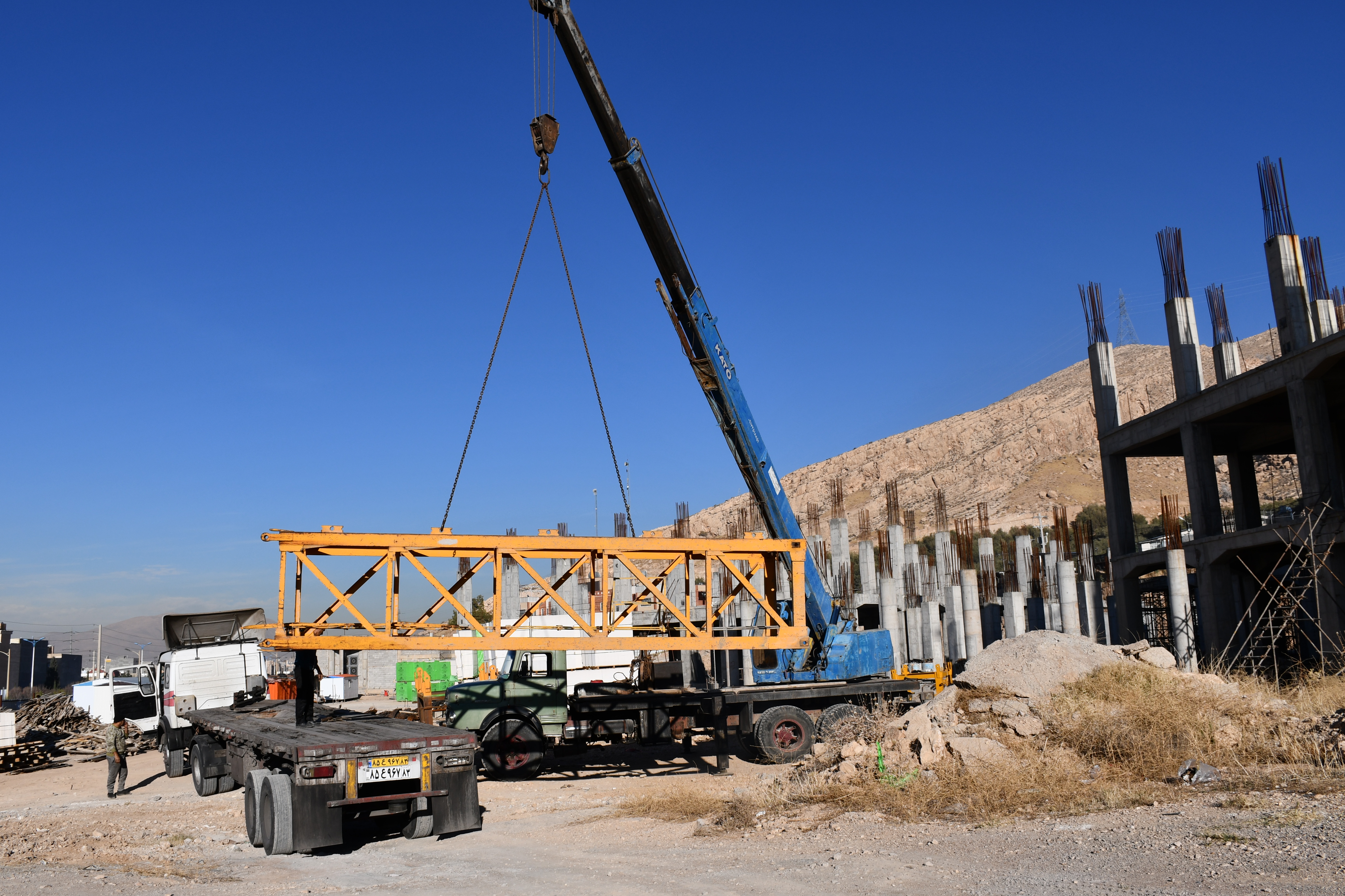تصویر خبر خرید دو دستگاه جرثقیل برجی جهت پروژه ساخت بیمارستان خیریه درمانی رسول اعظم (ص)