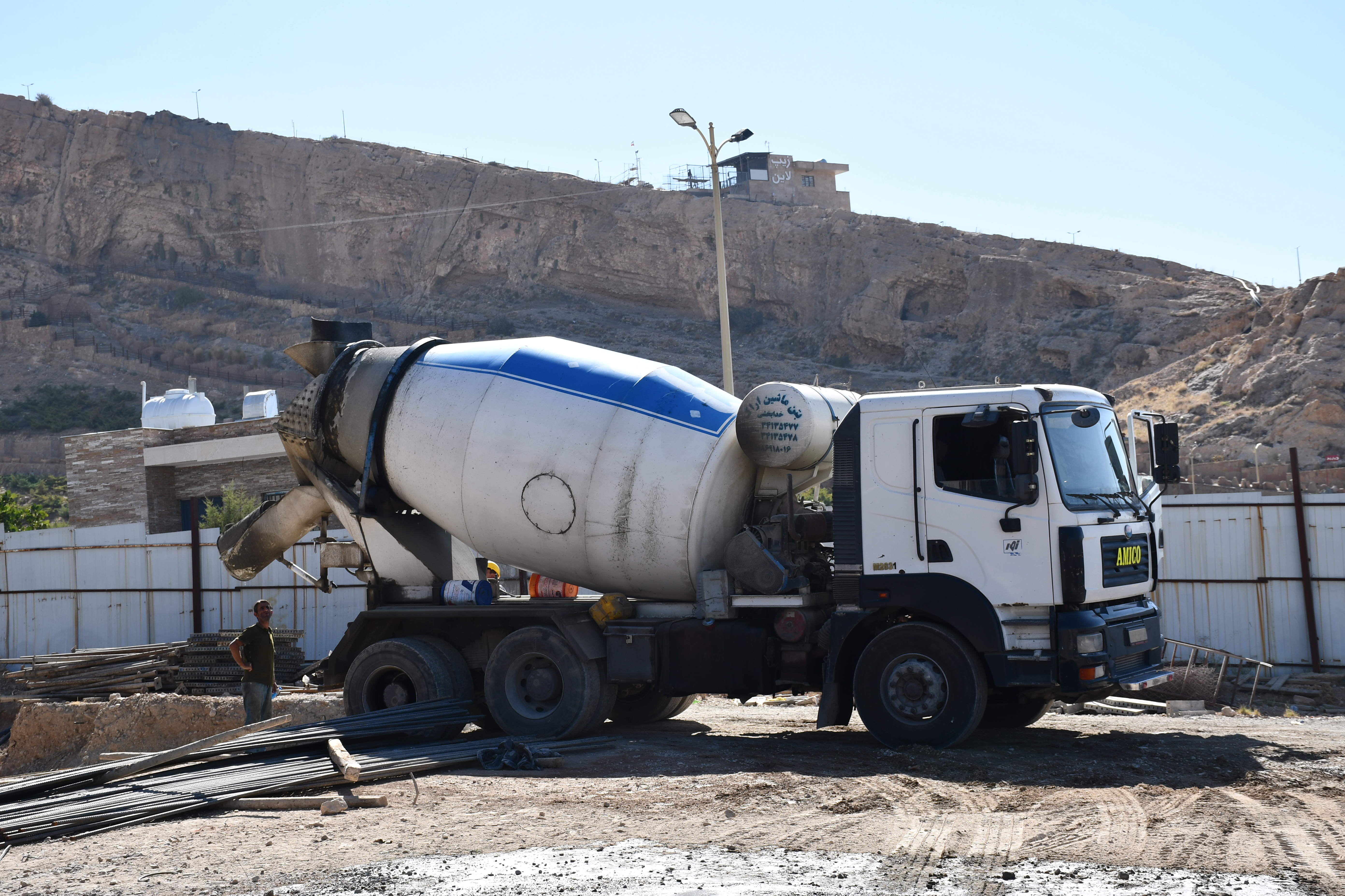 تصویر خبر بتن ریزی سقف طبقه دوم بلوک ۴