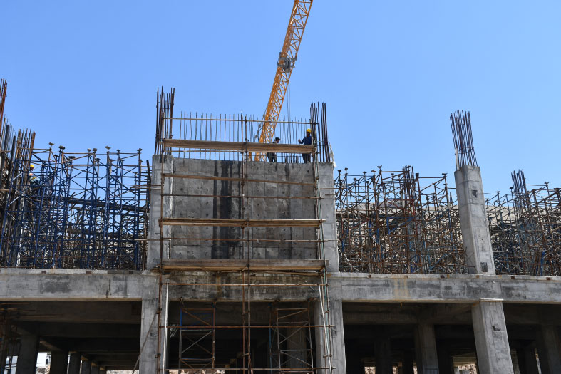 تصویر خبر بتن ریزی دیوار برشی طبقه اول بلوک یک 