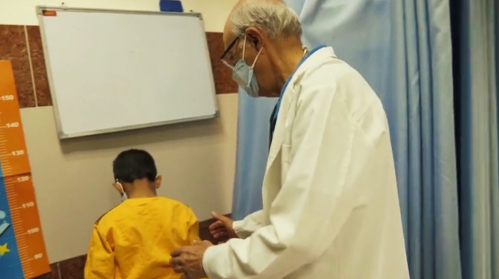 تصویر خبر ویزیت رایگان کودکان کار در درمانگاه خیریه رسول اعظم شیراز